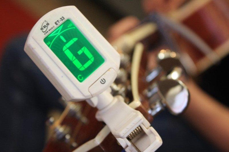 guitar-tuner-et33