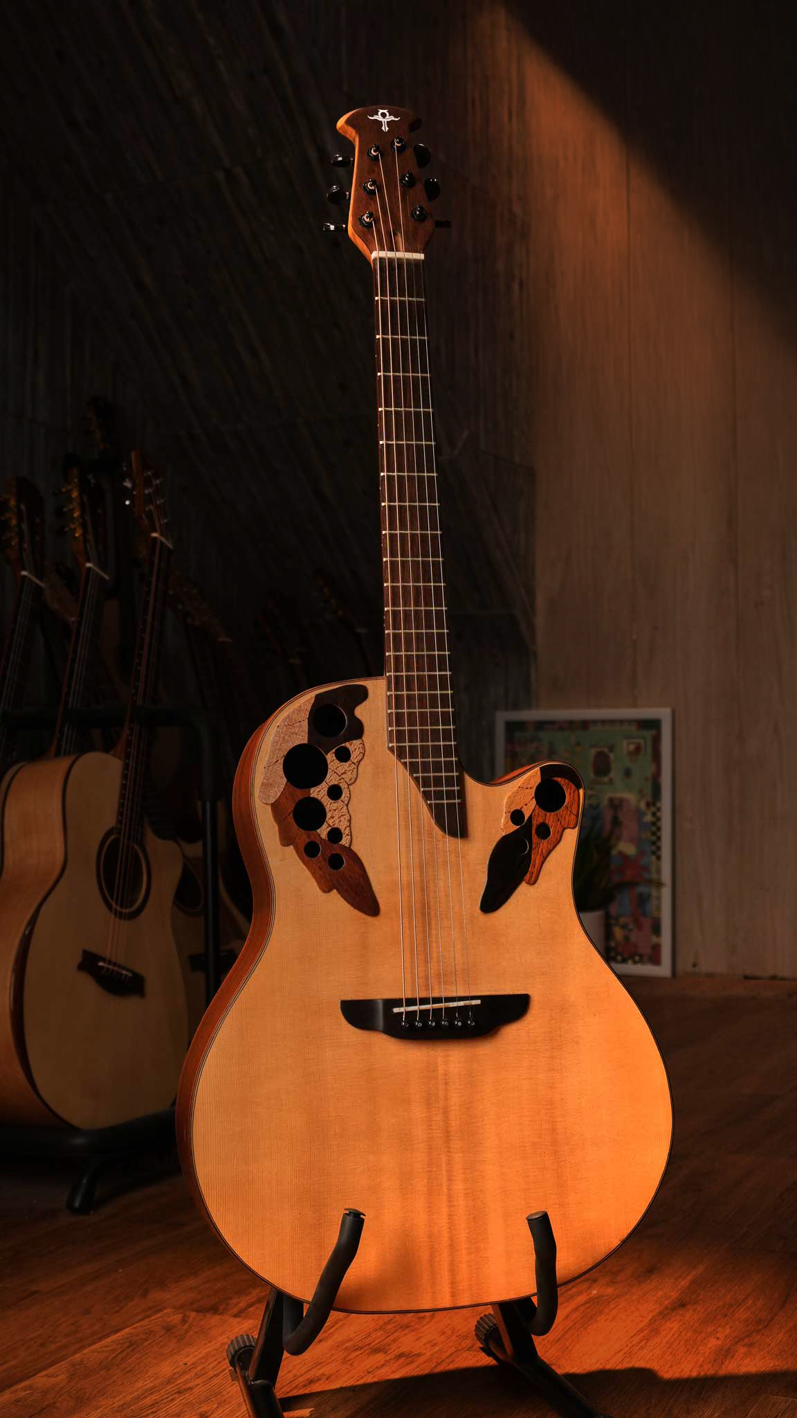 Guitar Trần Ovation TOV-36