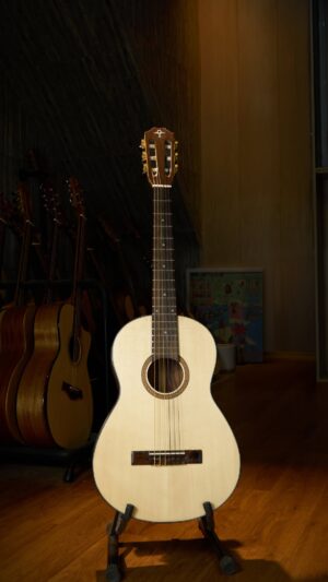 Guitar Trần Classic mini 3/4 CM-25S